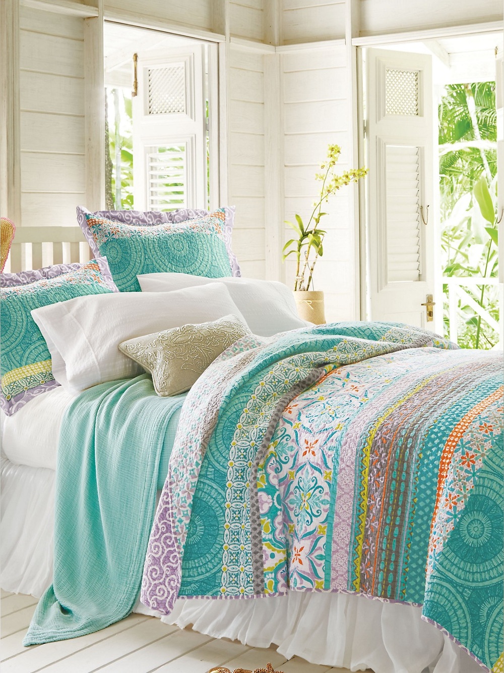 Soft Surroundings Pistachio Bedding Bright Coastal Queen Quilt Two Sham Standard